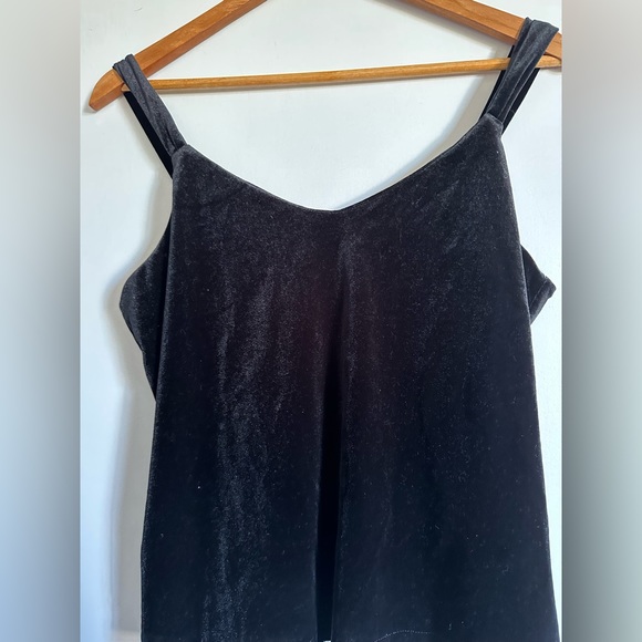 NWT Old Navy Black Velvet Classic Neutral Tank Top Size Medium - Picture 6 of 9